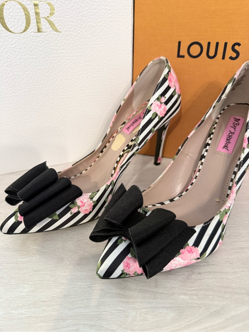 Betsey Johnson Black-Striped Floral Pointed Toe Heels with Bow - Picture 2 of 4